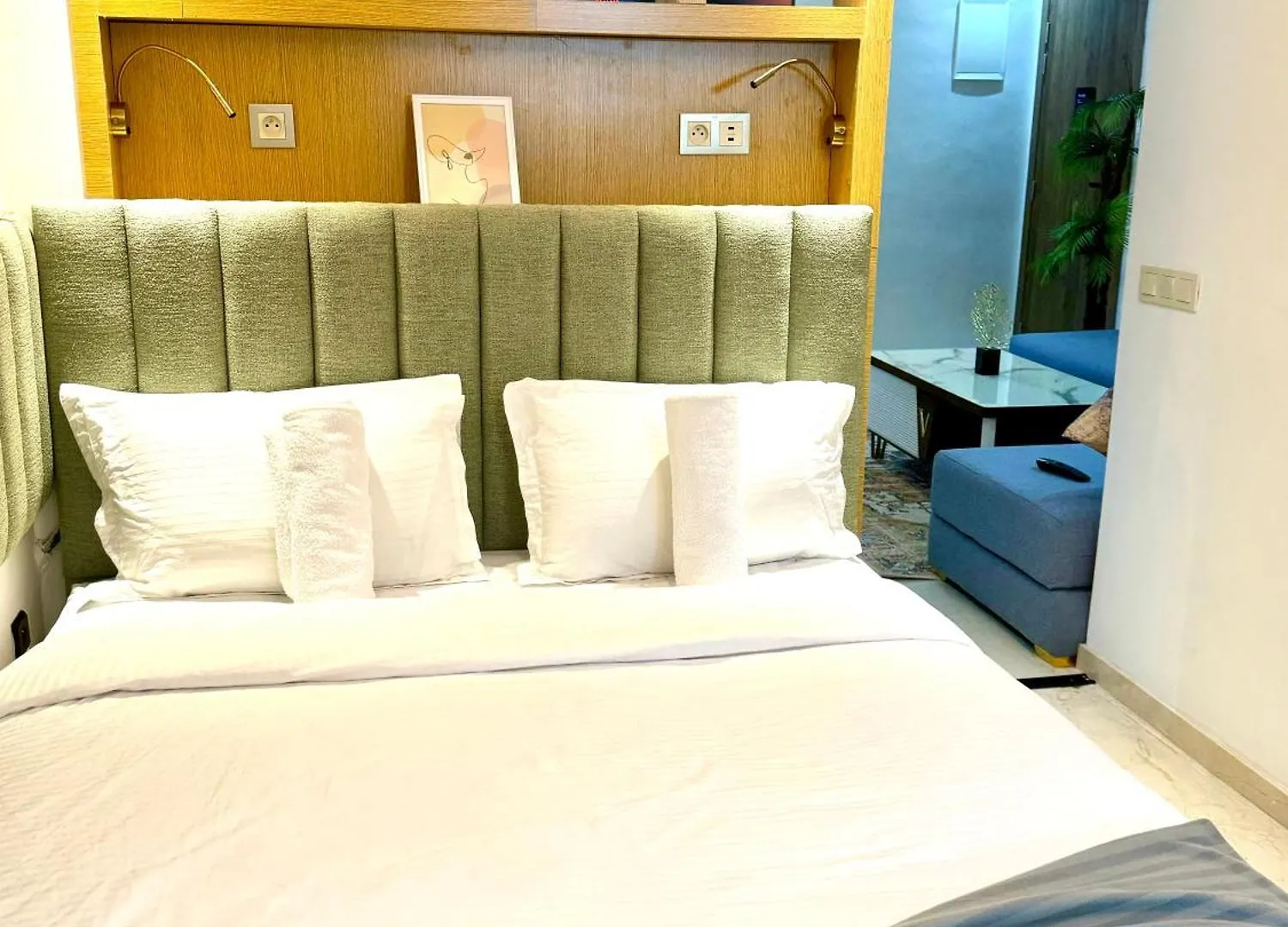 Appartement Centre Ville Gueliz Avec Balcon Vue Piscine Marakeş